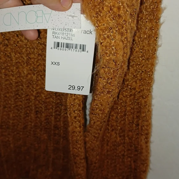 Abound Turtleneck - Picture 8 of 14